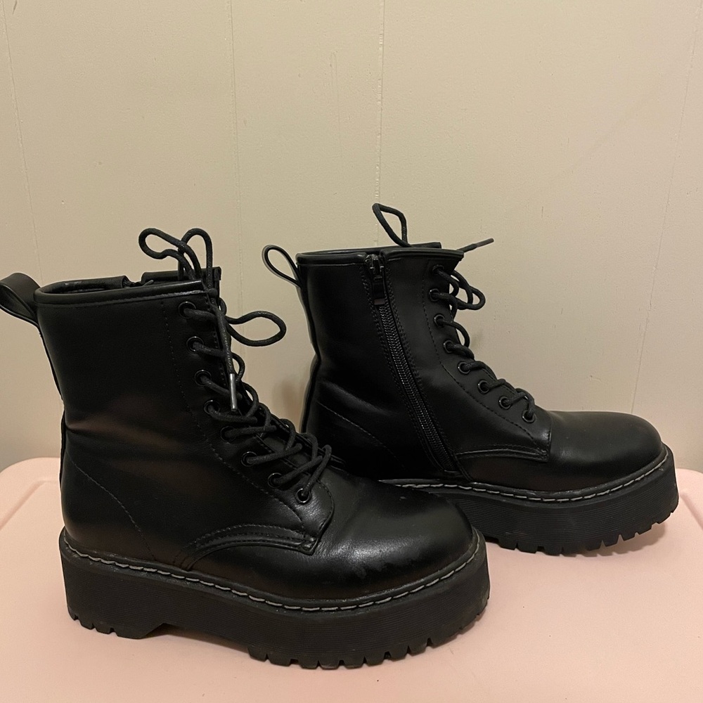 Leather zipper platform boots women US6 booties